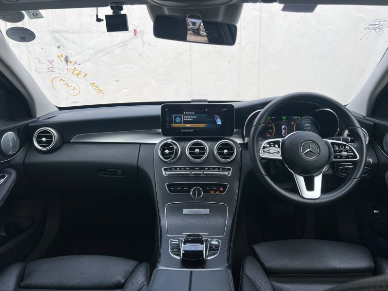 
								Mercedes Benz C200 full									