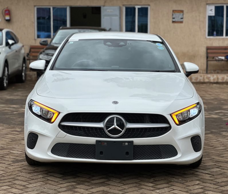 
								Mercedes Benz A180 full									