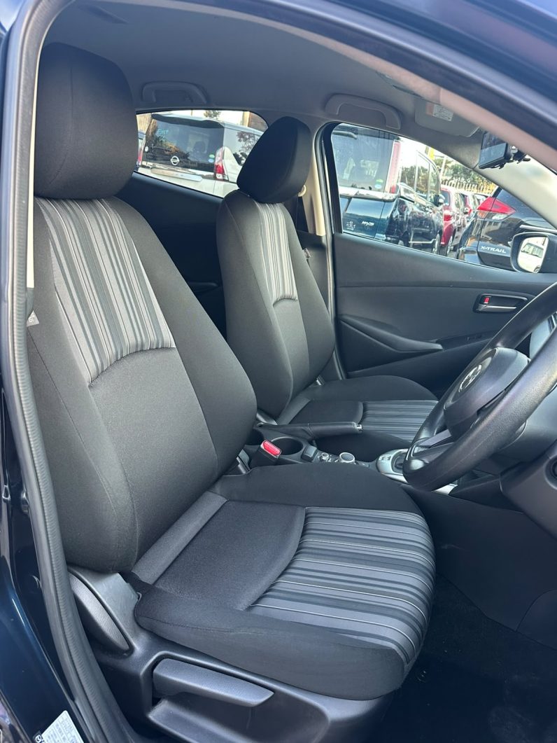 
								Mazda 2 full									