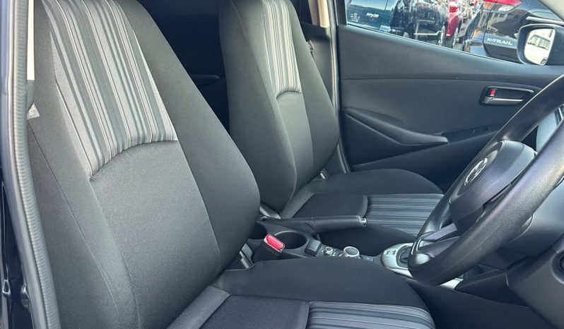 
								Mazda 2 full									