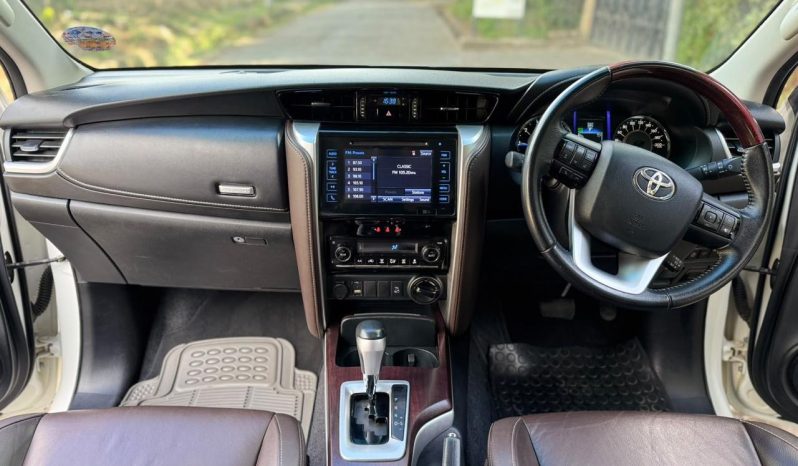
								Toyota Fortuner full									