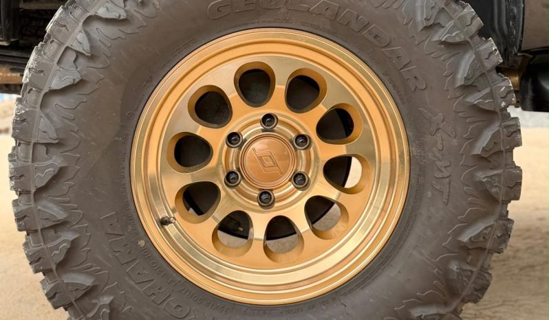
								Toyota Hilux full									