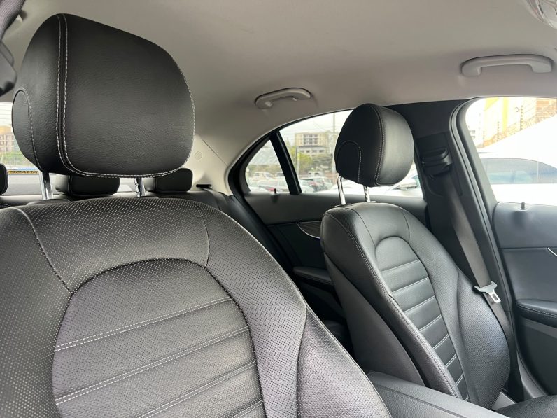 
								Mercedes Benz C200 full									