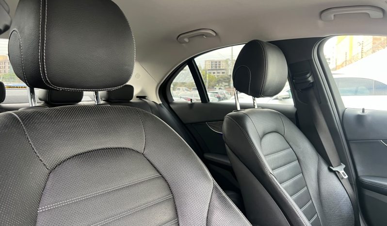 
								Mercedes Benz C200 full									