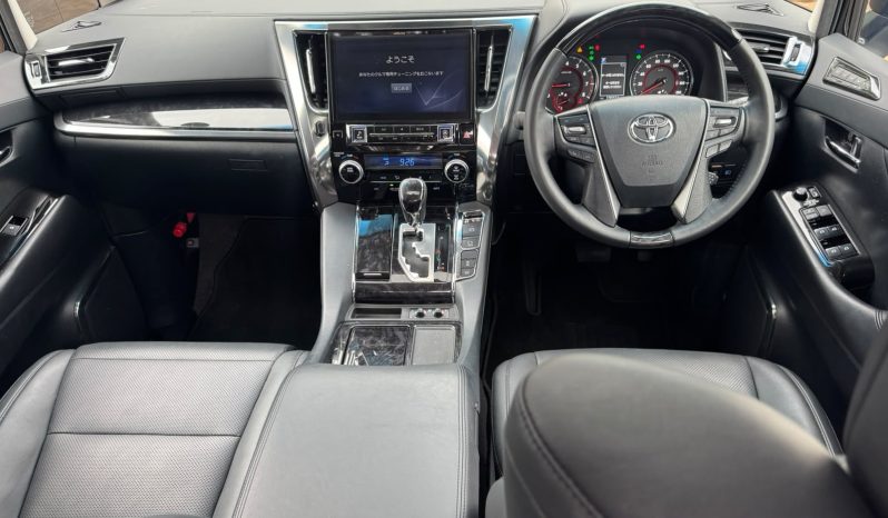 
								Toyota Alphard full									