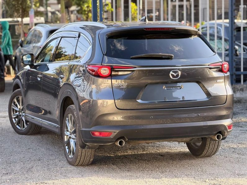 
								Mazda CX-8 full									