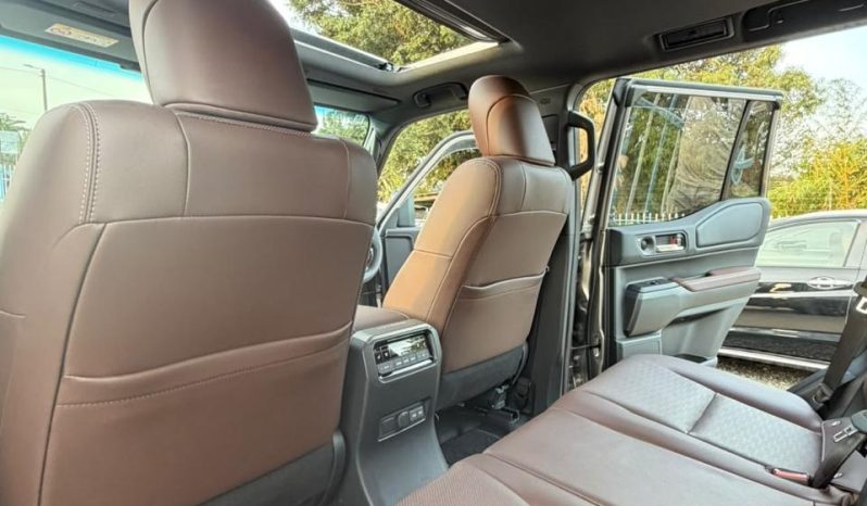 
								Toyota Prado Land Cruiser ZX full									