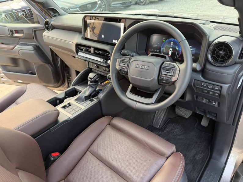 
								Toyota Prado Land Cruiser ZX full									