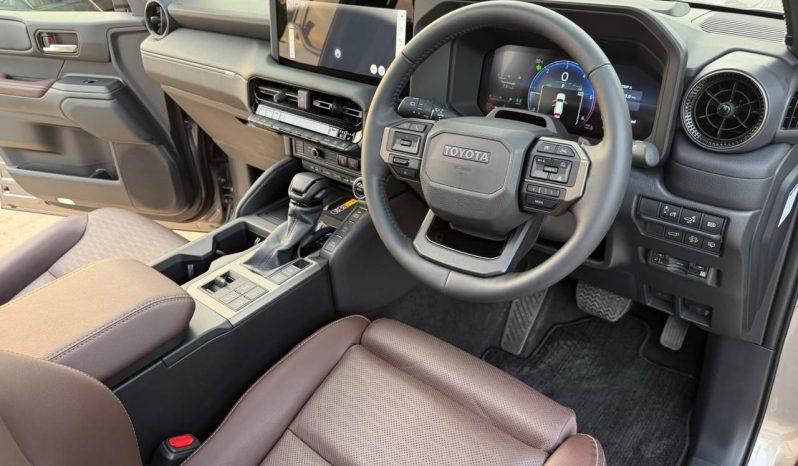 
								Toyota Prado Land Cruiser ZX full									