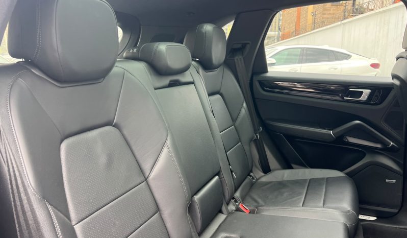 
								Porsche Cayenne full									
