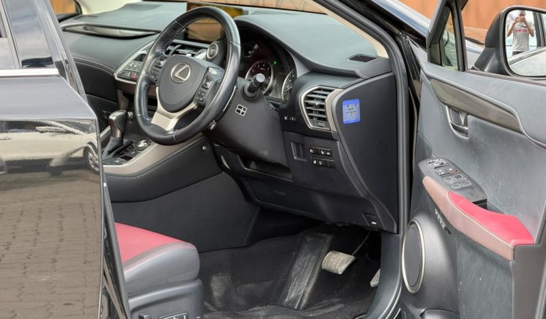 
								Lexus NX300 full									
