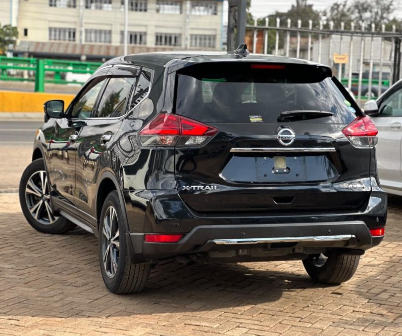 
								Nissan Xtrail full									