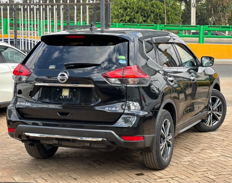 
								Nissan Xtrail full									