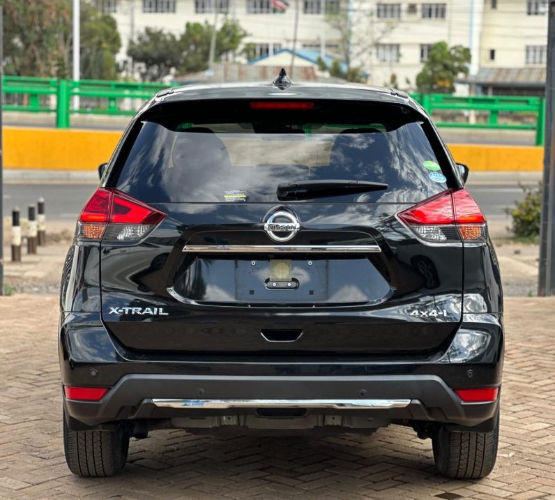 
								Nissan Xtrail full									