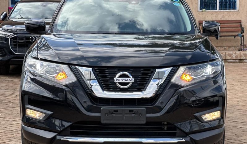 
								Nissan Xtrail full									