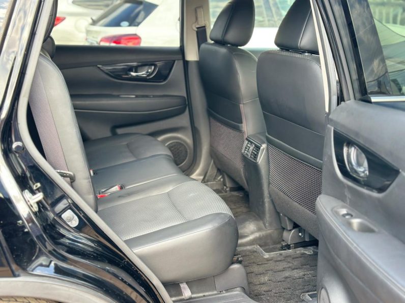 
								Nissan Xtrail full									