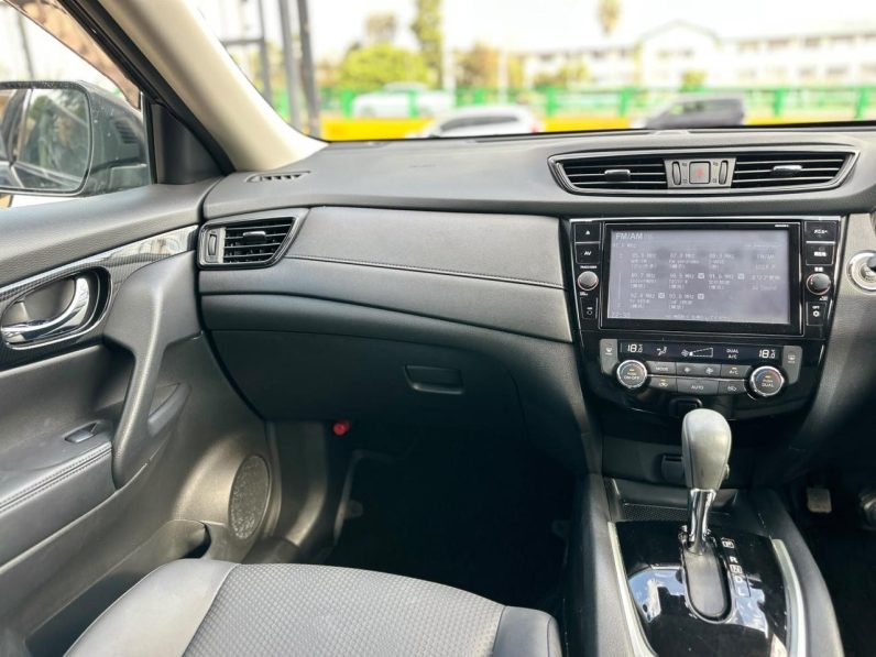 
								Nissan Xtrail full									