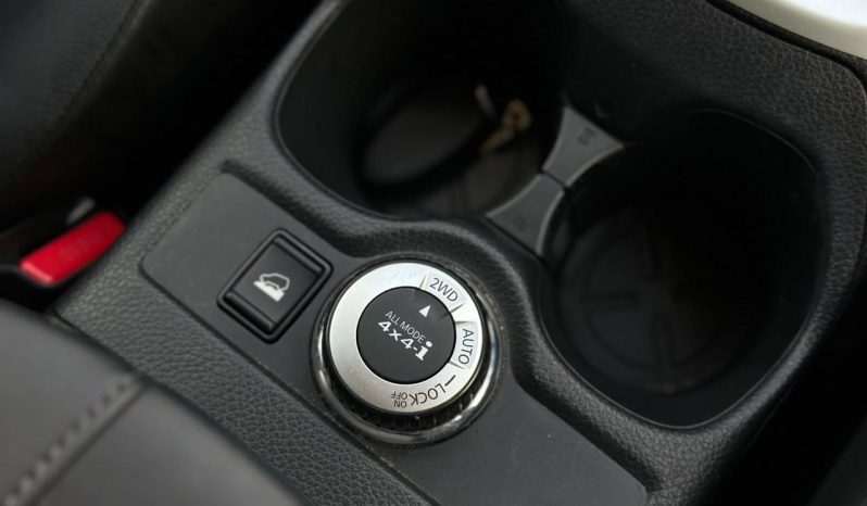 
								Nissan Xtrail full									
