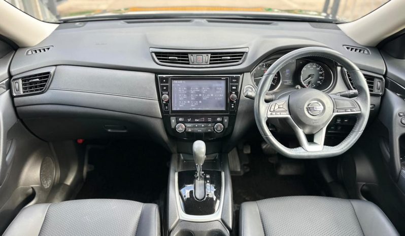 
								Nissan Xtrail full									