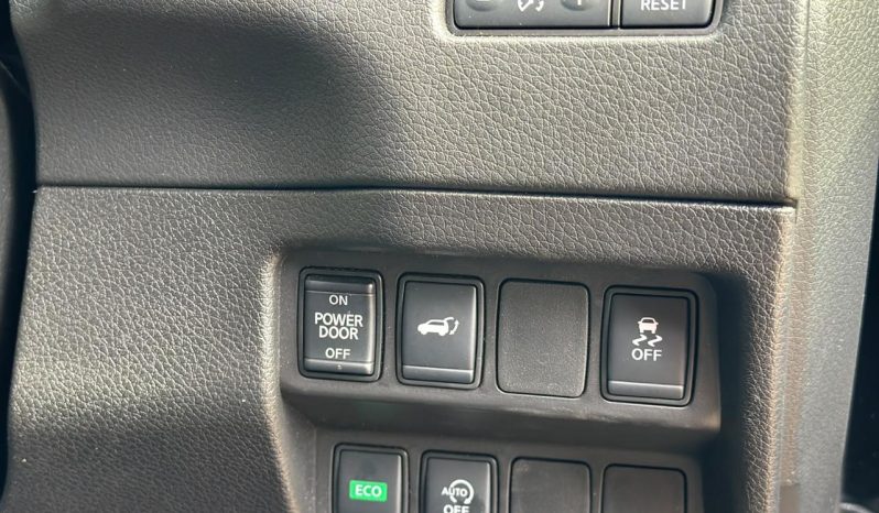 
								Nissan Xtrail full									