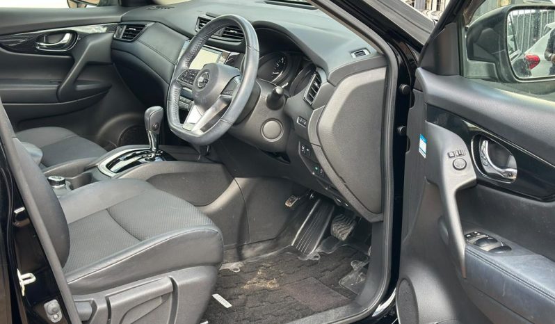 
								Nissan Xtrail full									
