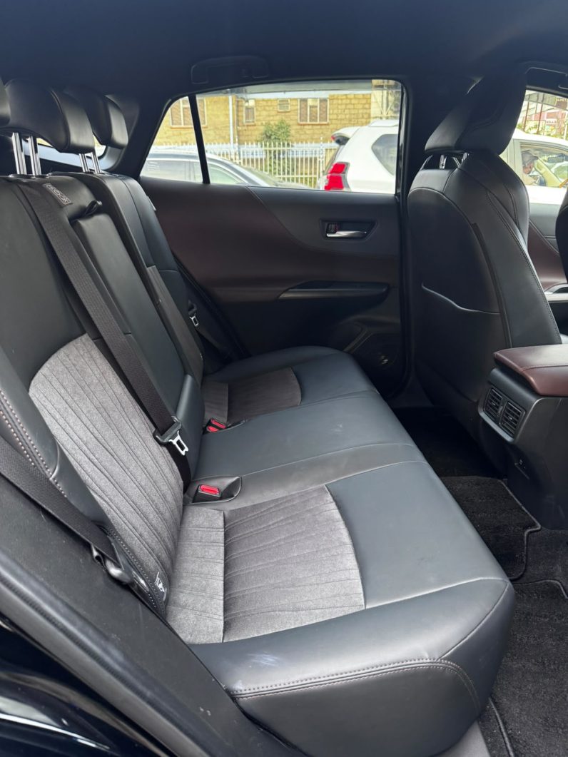 
								Toyota Harrier full									