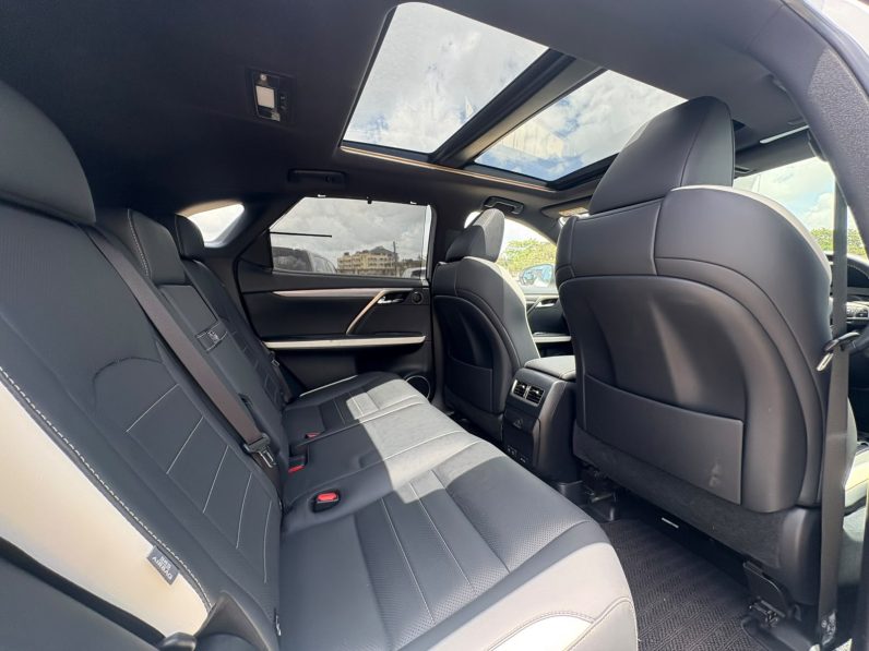 
								Lexus RX300 full									