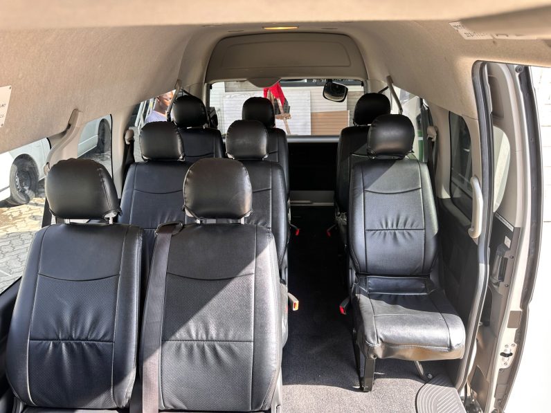 
								Toyota Hiace GL full									