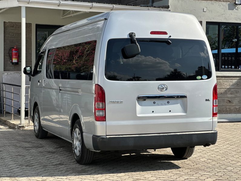 
								Toyota Hiace GL full									