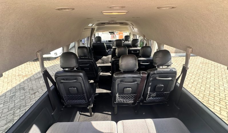 
								Toyota Hiace GL full									