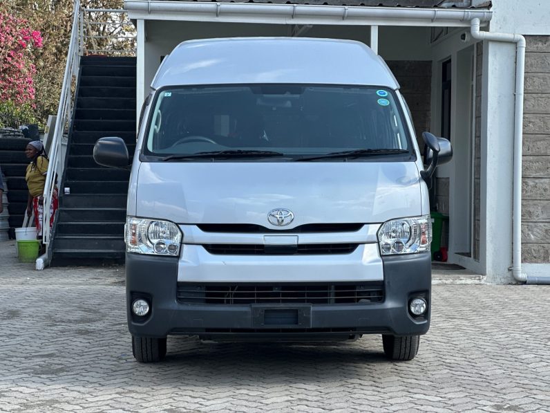 
								Toyota Hiace GL full									