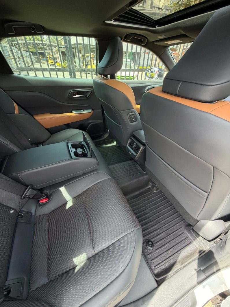 
								Toyota Crown full									