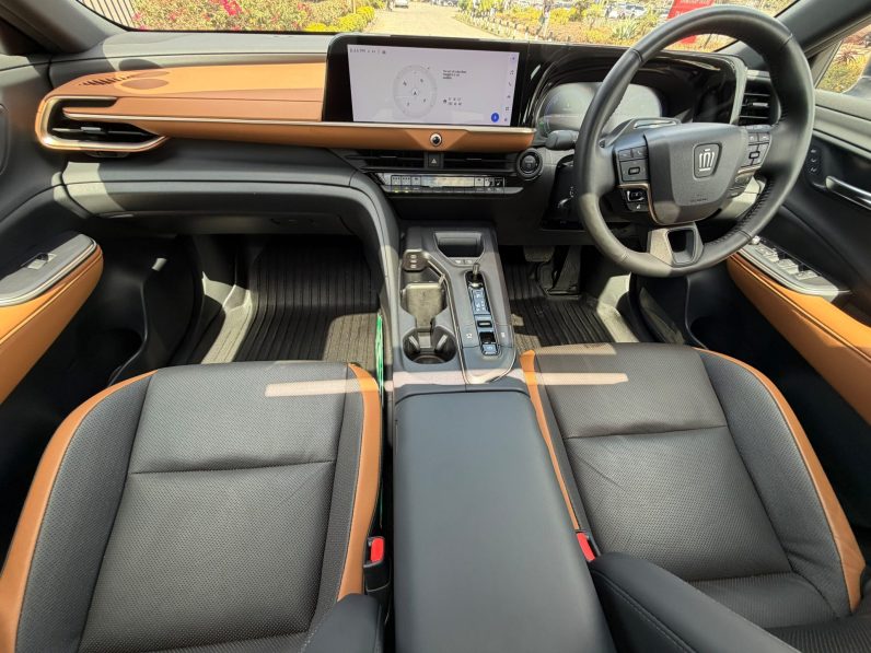 
								Toyota Crown full									