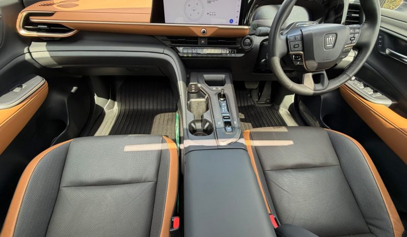 
								Toyota Crown full									