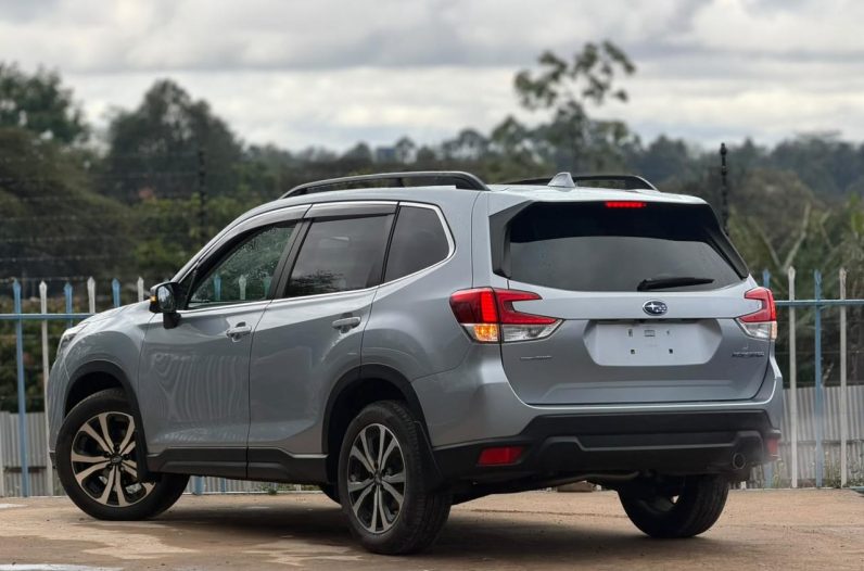 
								Subaru Forester SK9 full									
