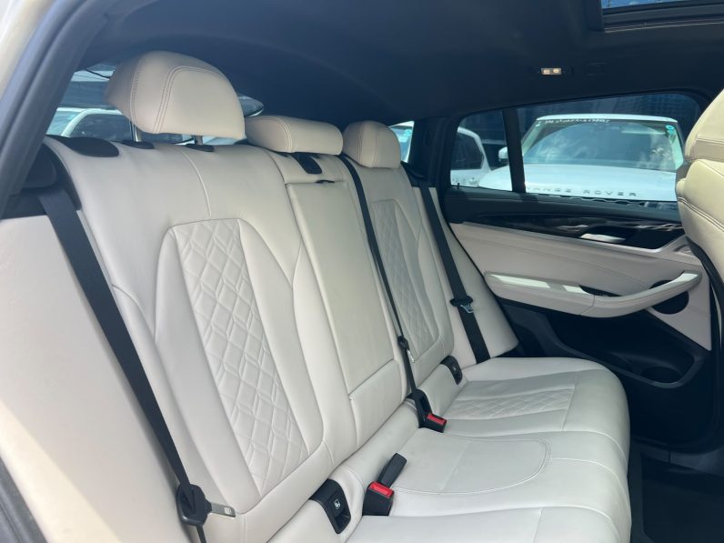
								Bmw X4 M40i full									