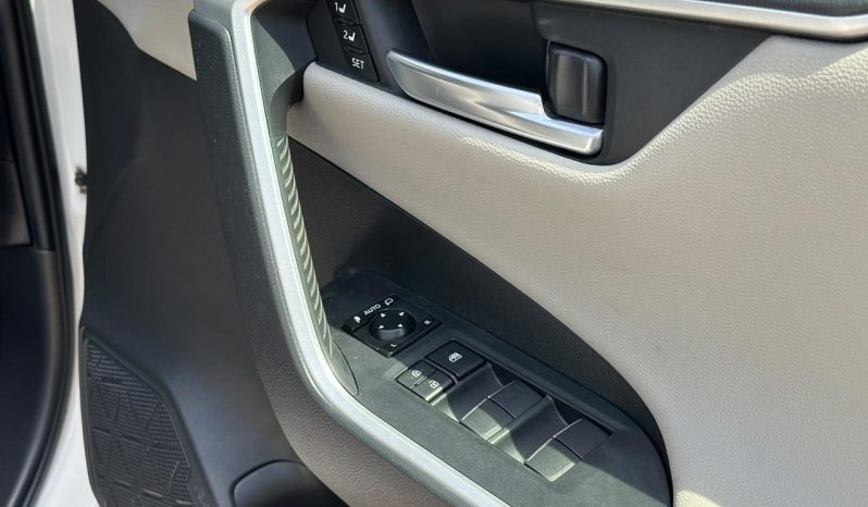 
								Toyota Rav4 full									