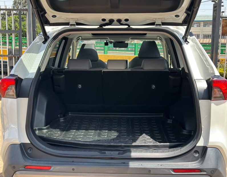 
								Toyota Rav4 full									