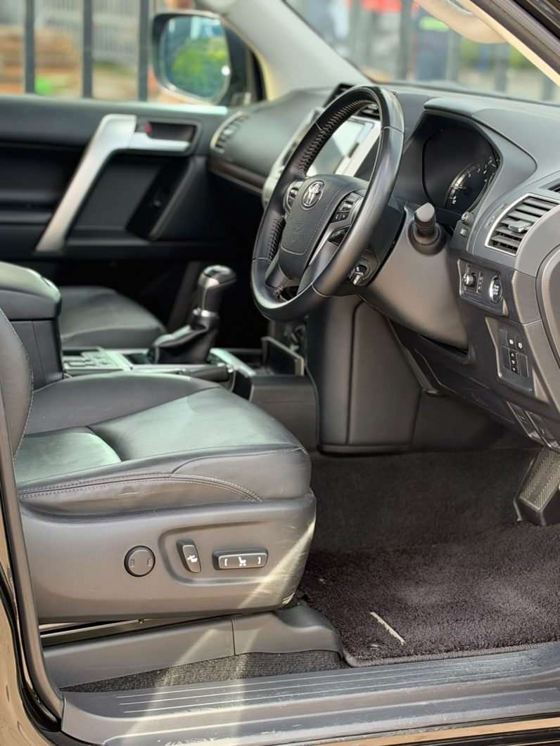 
								Toyota Prado TX-L full									