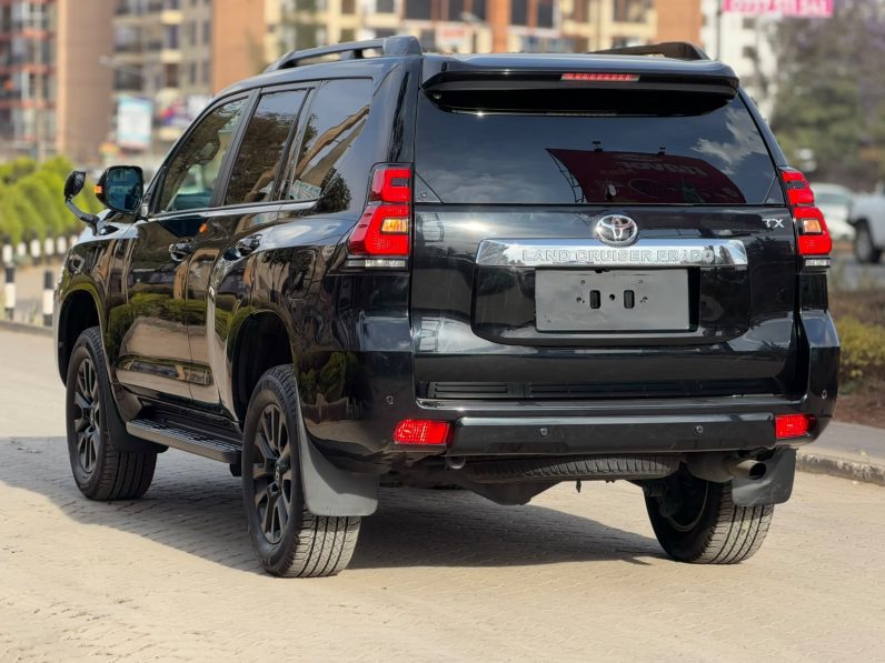 
								Toyota Prado TX-L full									