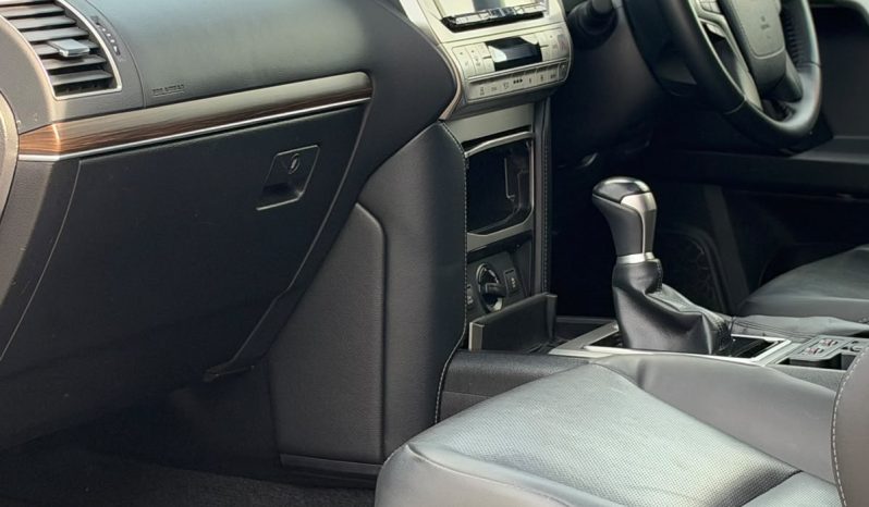 
								Toyota Prado TX-L full									