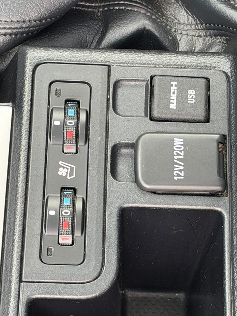 
								Toyota Prado TX-L full									