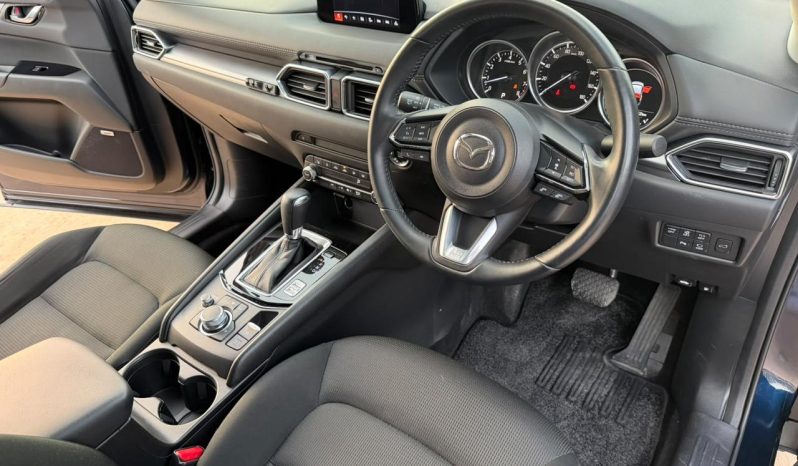 
								Mazda CX-5 full									