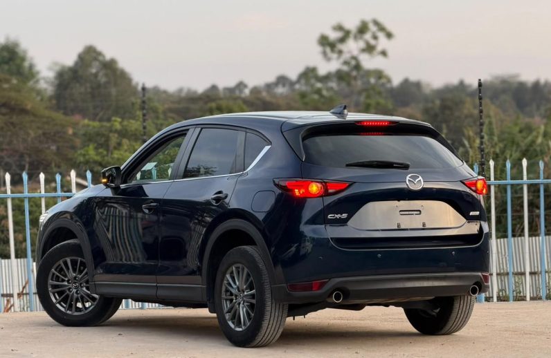 
								Mazda CX-5 full									