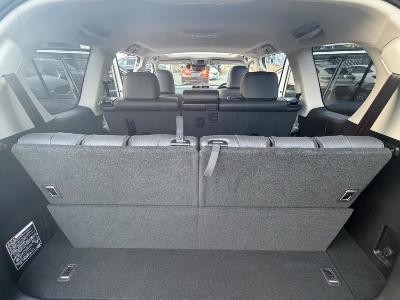 
								Toyota Land Cruiser Prado TX-L full									