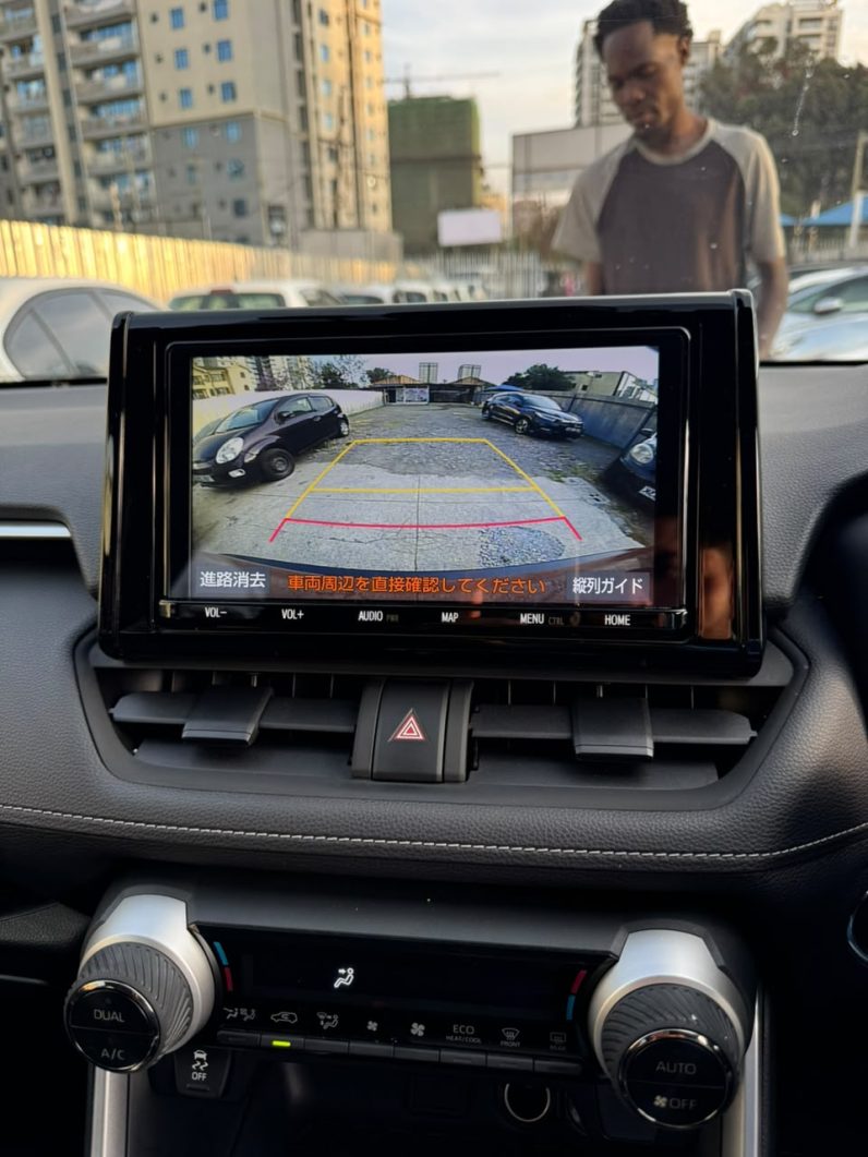 
								Toyota Rav 4 full									