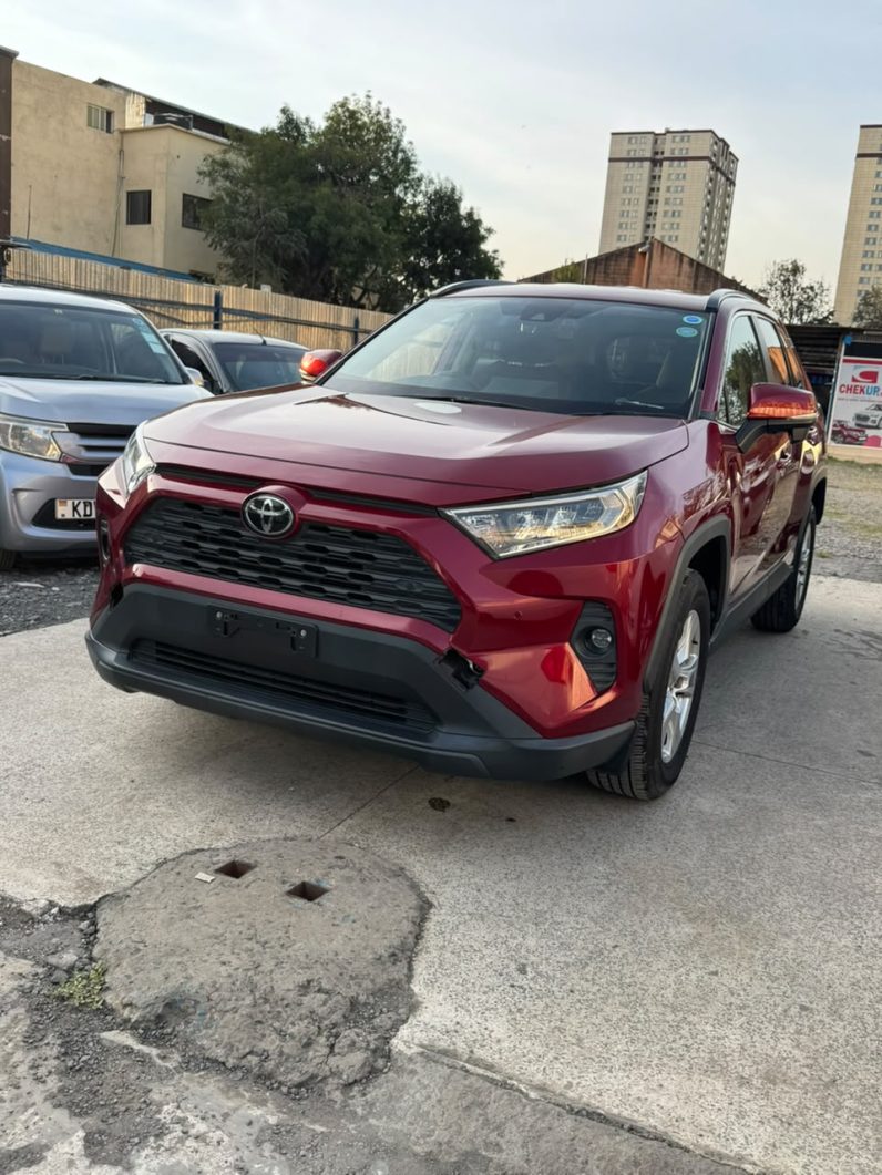 
								Toyota Rav 4 full									