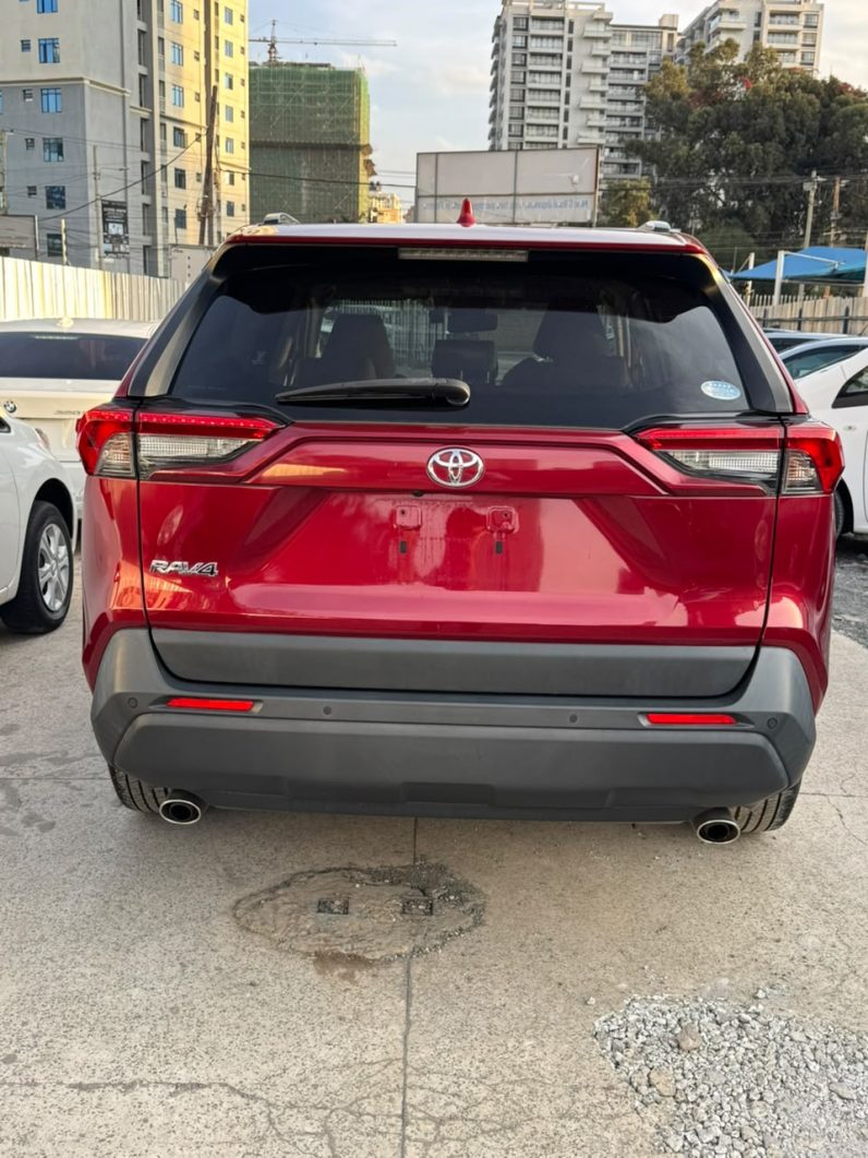 
								Toyota Rav 4 full									