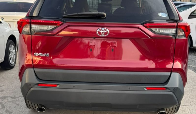 
								Toyota Rav 4 full									