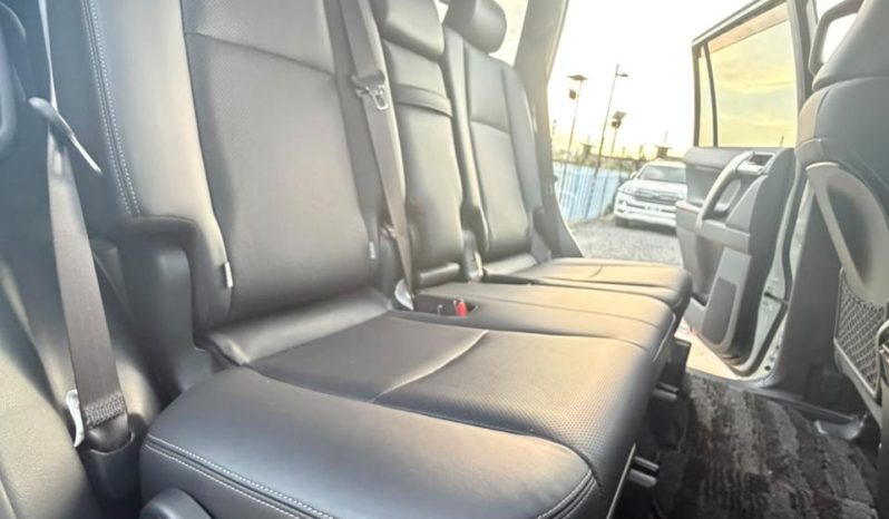 
								Toyota Land Cruiser Prado TX-L full									